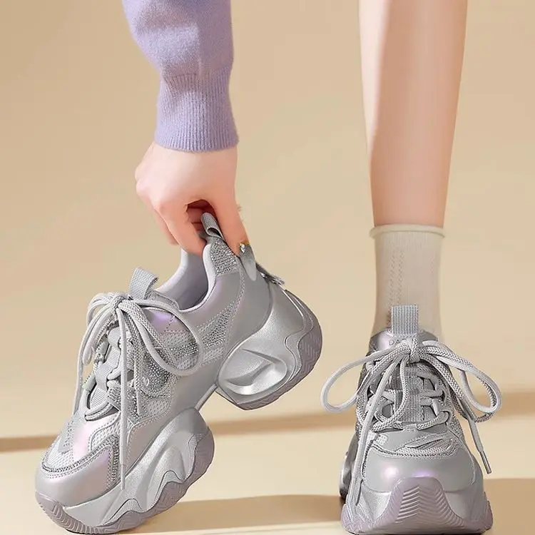 Женские туфли для папы на толстой подошве, новинка лета 2023 г., универсальная дышащая повседневная спортивная обувь с мягкой подошвой и сеткой Tide