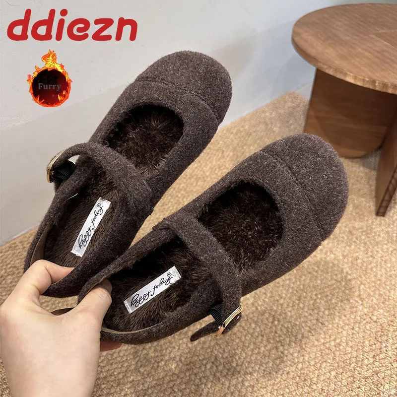

Обувь Модная плюшевая обувь Теплая женская обувь Мэри Джейн на плоской подошве Туфли с круглым носком Женские туфли на плоской подошве с пряжкой и меховой обувью Новинка