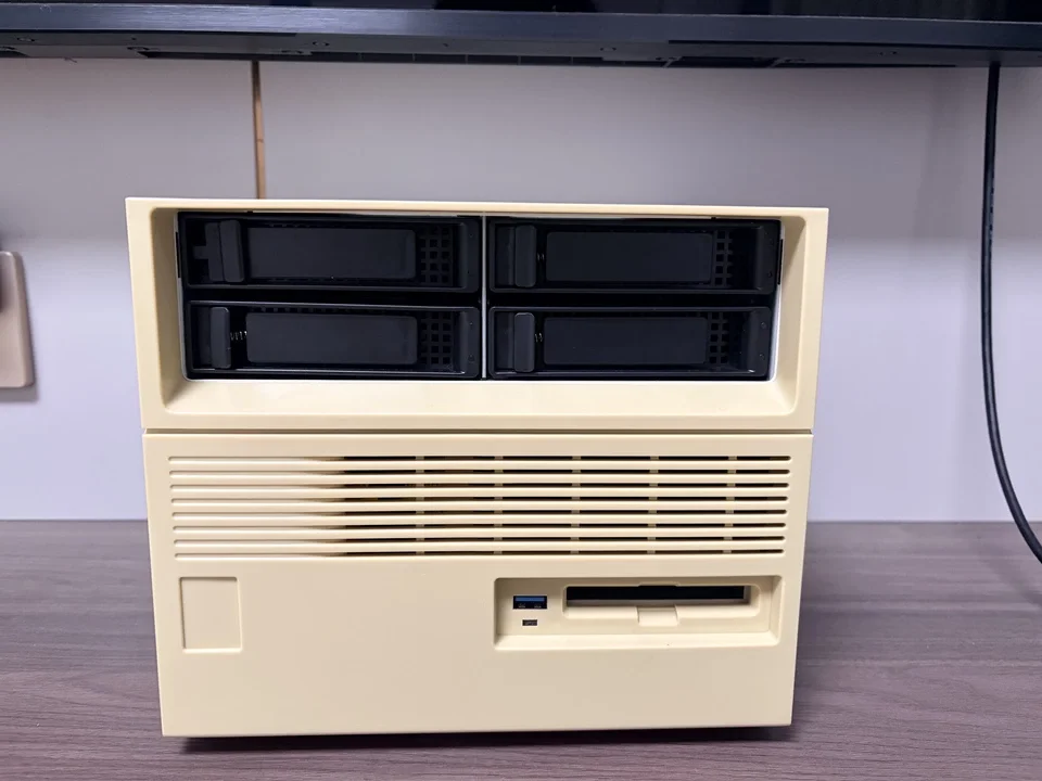 Retro Hard Drive NAS Enclosure Snail Fly Bull Black Group SFX Power Supply Empty Chassis ITX4 4+2 Bay - No Hardware Included