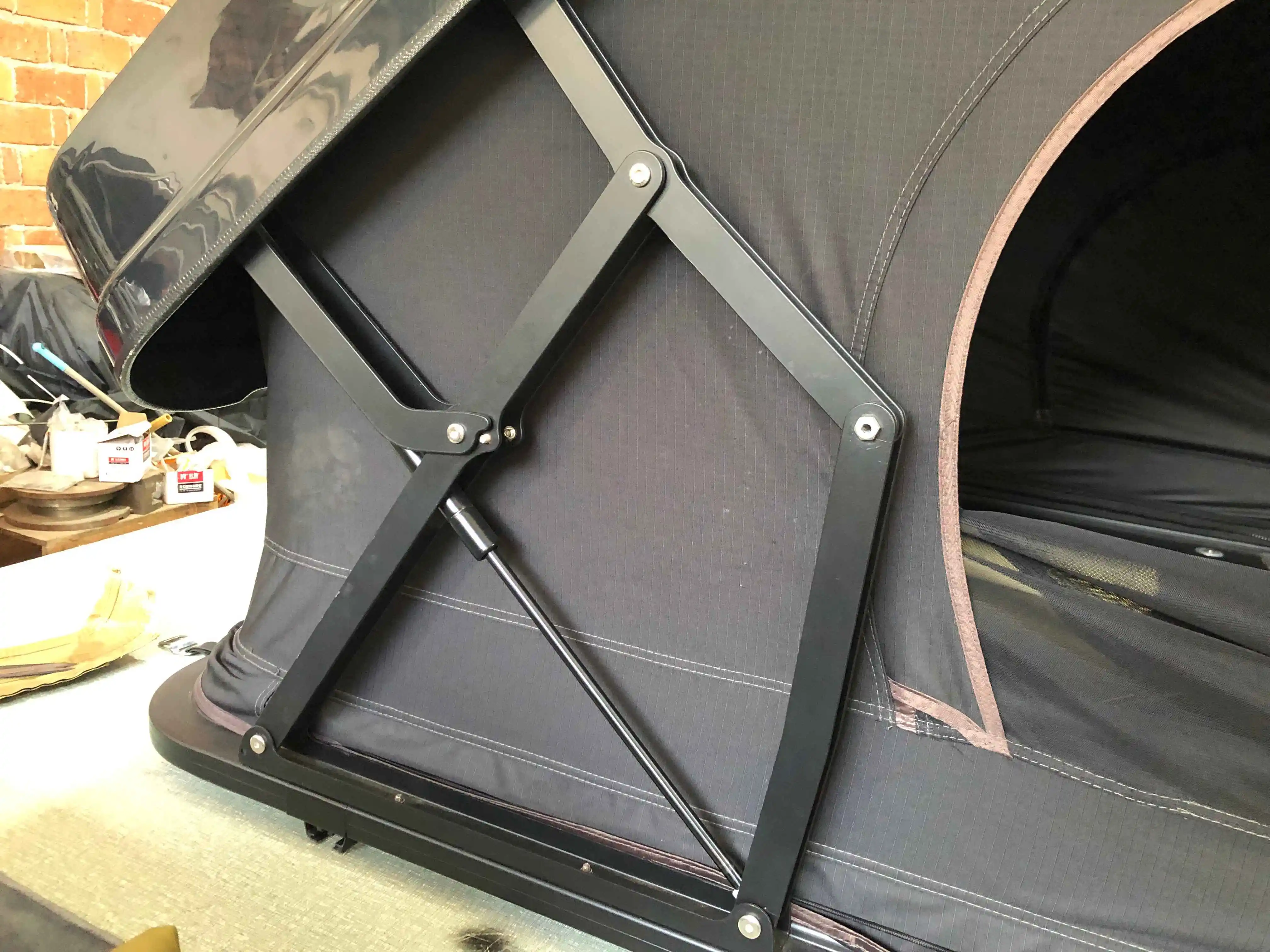 Soft Shell Large Space Sunshade Rain Telescopic Roof Top Tent Lightweight for Vehicles Car Rooftop Tent
