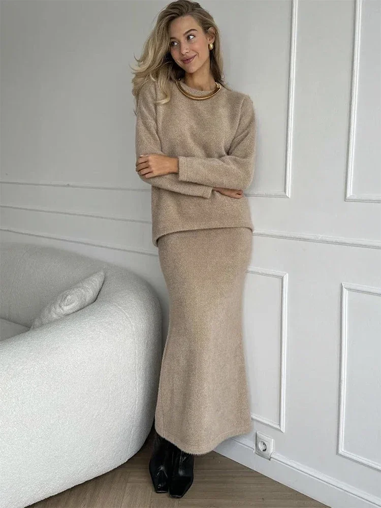 Thickened Round Neck Sweater Fishtail Skirt Two Piece Elegant Commuter Knit Skirt Set 2024 Winter New 2 Piece Sets Women Outfit