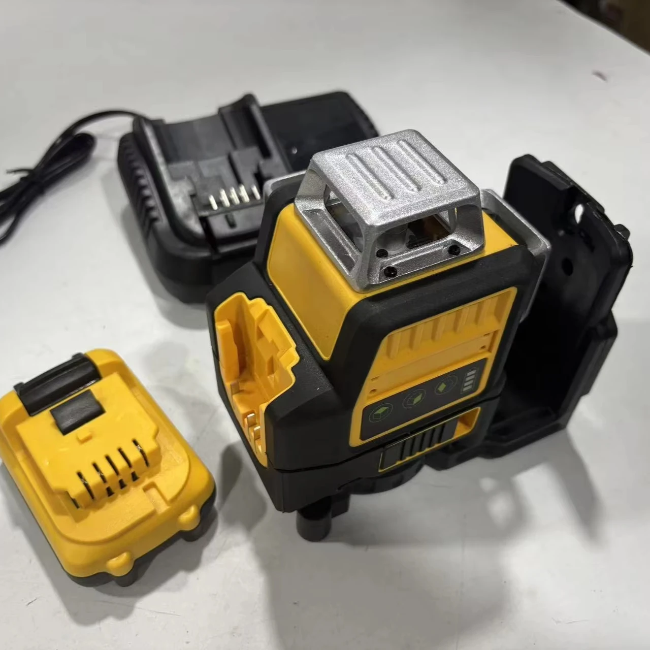 

【Hot】Electric Goddess Industrial La-ser Level Self-Levelling 12-Line 3X360 Degrees Green Beam La-ser 12V MAX Li-Ion Battery 12V