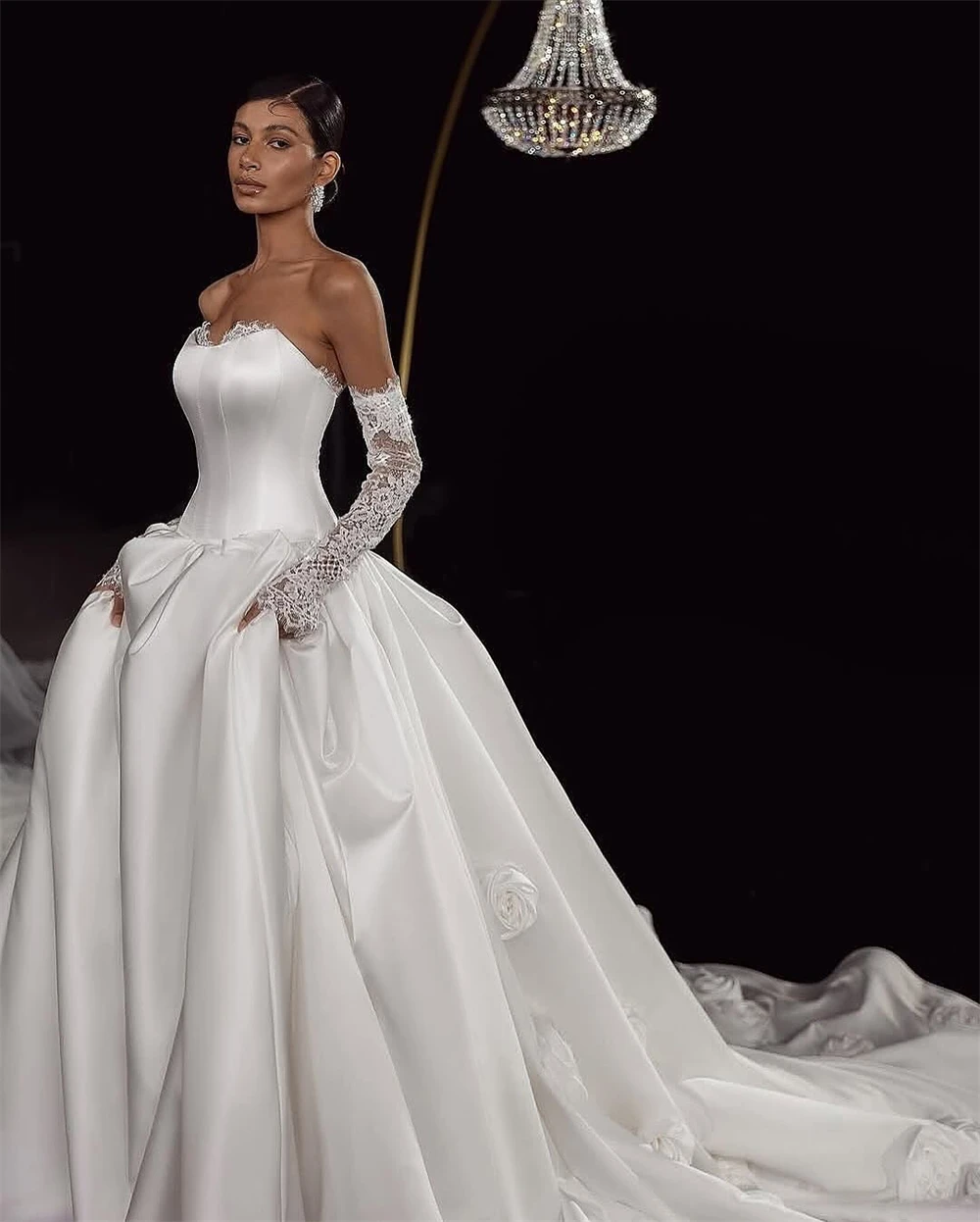 

Customized Elegant White Satin Wedding Dress Formal Sweetheart Sleeveless Bridal Gowns Boho A-Line Chapel Train Robe de mariée