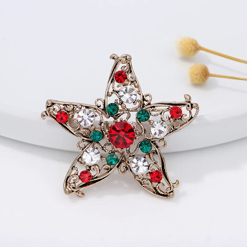 Christmas series jewelry brooch, retro full color diamond snowflake clothing,