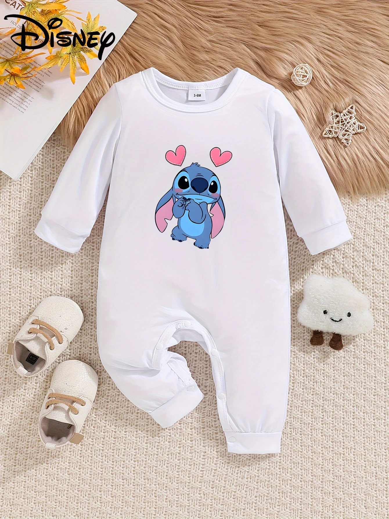 

【Осанторизованный】Детский комбинезон с длинными рукавами и строчкой Диснея, милый принт с вышивкой и сердечками, круглый вырез, мягкий и удобный, можно стирать в машине, подходит для всех сезонов, подходит для уличного ношения