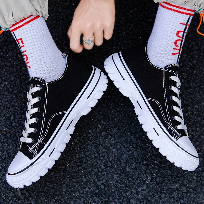 

2025 Высококачественные весенние новые легкие дышащие низкие кроссовки, модная парусиновая обувь, корейская версия, трендовая повседневная мужская обувь