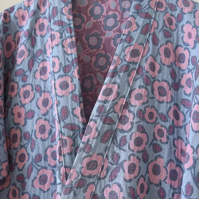 رداء كيمونو قطني مع حزام للنساء للربيع والخريف ملون منسوج بطبقة مزدوجة من الشاش متوسط الطول للعرق على البخار رداء حمام منزلي