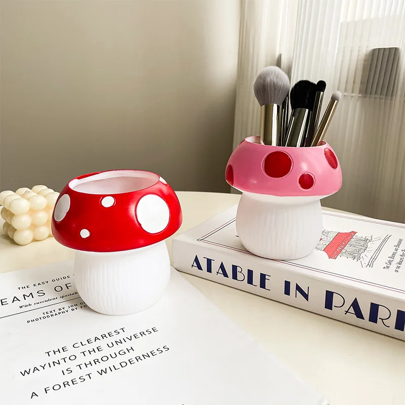 Cute Mushroom Storage Bucket, Resin Polka Dot Desktop Organizer for Makeup Brushes, Stationery, Pen Holder & Vase, Ideal Gift