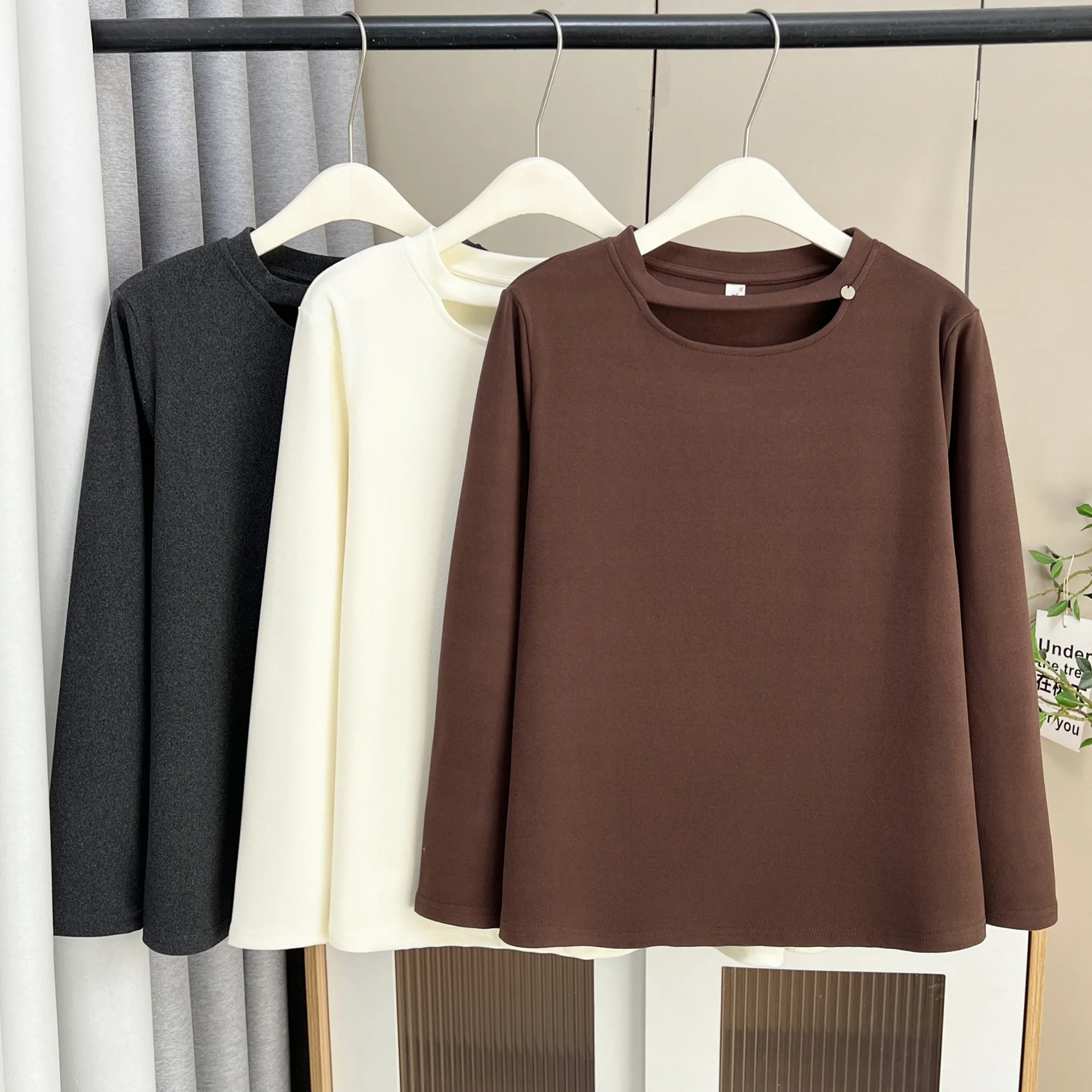 XXXXL موضة حجم كبير ملابس نسائية تي شيرت 2025 تصميم أنيق شتوي مع قاعدة مجوفة وأكمام طويلة 8095 #5