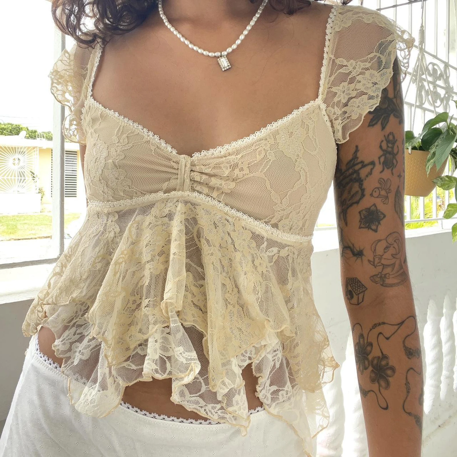 Women Y2k Lace Cami Top Tie Strap Sleeveless Square Neck Frill Ruffle Flowy Top Trendy Streetwear D16