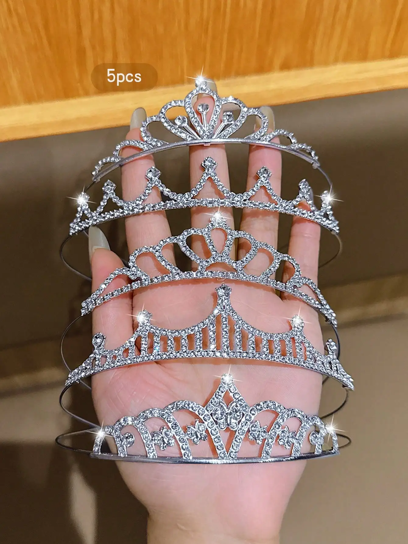 5pcs Gold Crown Fashionable Sweet Style Tiara, Suitable For Performance And Birthday Party, Affordable Hair Accessories