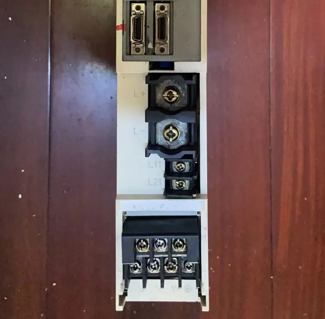 MDS-B-V2-2020 Used Servo Drive，The cover broke open，MDS B V2 2020，Tested ok，Fast shipping