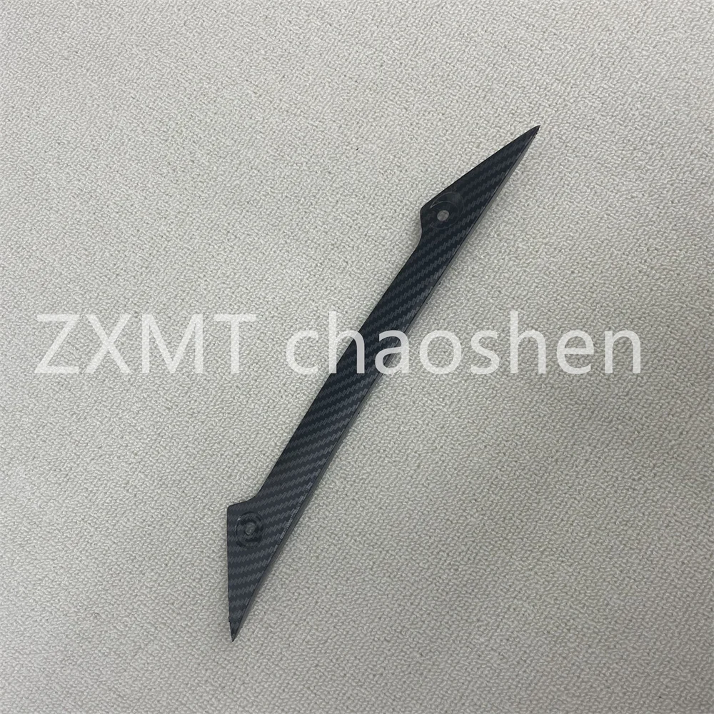 The large carbon fiber paint inner parts of the YZF-R1/R1M motorcycle are suitable for the period from 2015 to 2019.