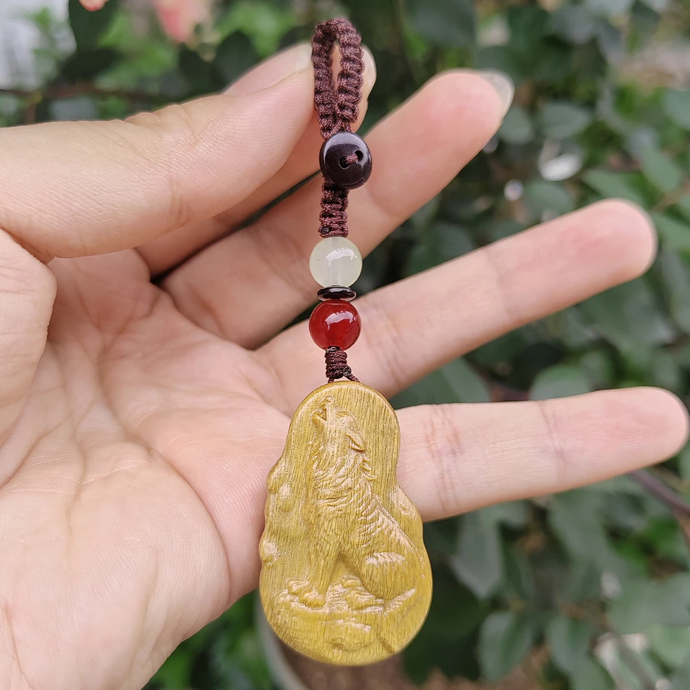 1 Pc Hand-Carved Wooden Wolf Pendant, New Chinese Style, Modern Style, Suitable for Holiday Decorations, Housewarming Gifts, Home Decorations, Keychains, Living Room Hangings, New Year Gifts, Christmas Gifts
