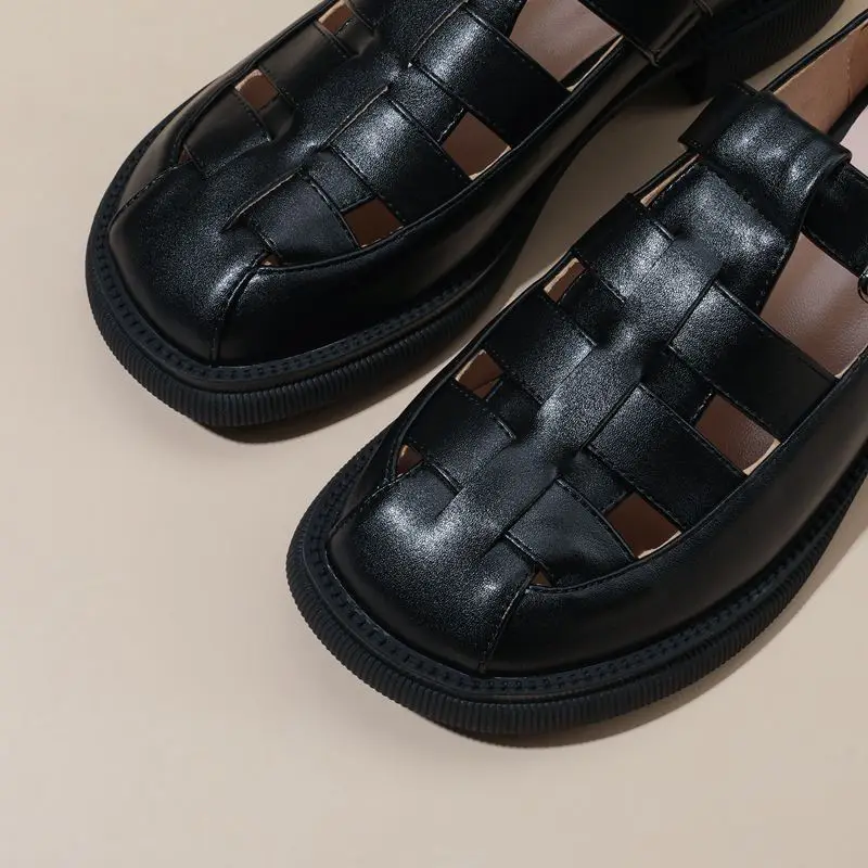 ماركة Girseaby 2025 تخفيضات على حزام مشبك صيفي جديد مقاس كبير 42 43 أحذية نسائية يومية غير رسمية ناعمة أحذية نسائية مسطحة 32 33 بمقدمة مربعة