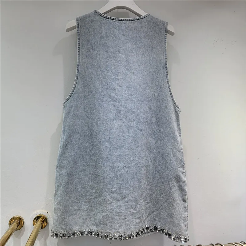 HKSH Summer New Women Ins Trendy Korean Vintage High Street Fashion Sleeveless V-neck Embroidered Flared Denim Mini Skirt HK5534