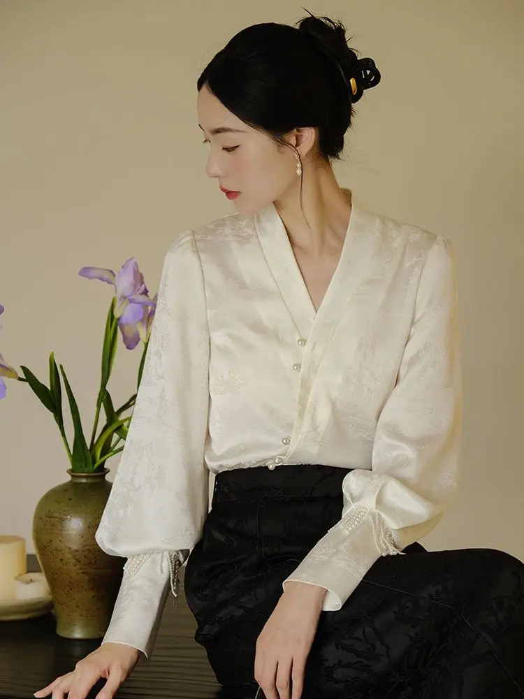 2026 Chinese Style Knot Button Tassel Shirt Women Spring Autumn V-Neck Puff Sleeve Blouses Femme Elegant Retro Hanfu Shirt Top