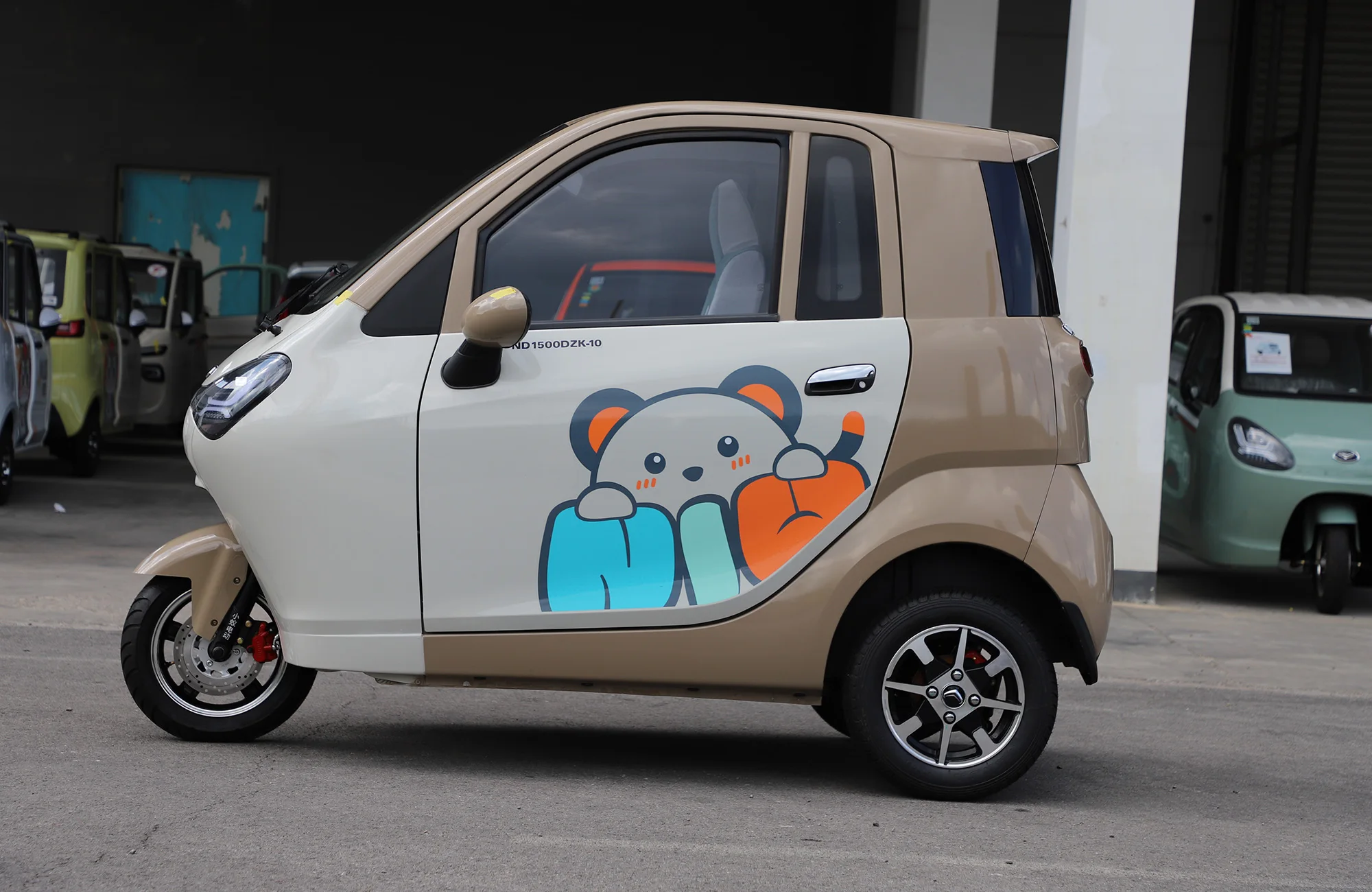Best Value 2500W Electric Van Taxi with Single RWD Leather Seats Dark Interior Rear Camera for Adults