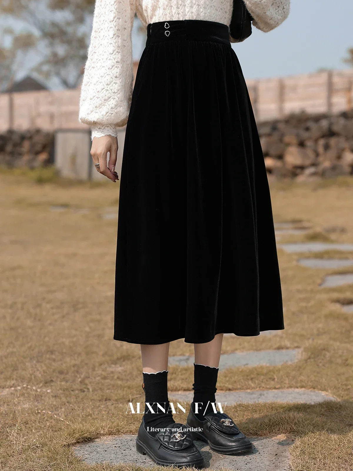 ALXNAN Black Casual Velvet Midi Skirt for Women 2024 Autumn Winter Commuter Elegant High Waist A-line Pleated Skirts LXN27916