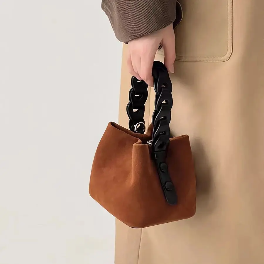 

Тканая женская сумка-ведро из искусственной замши в стиле ретро, новинка 2025 года, стильная универсальная сумка через плечо, осенне-зимняя роскошная сумка