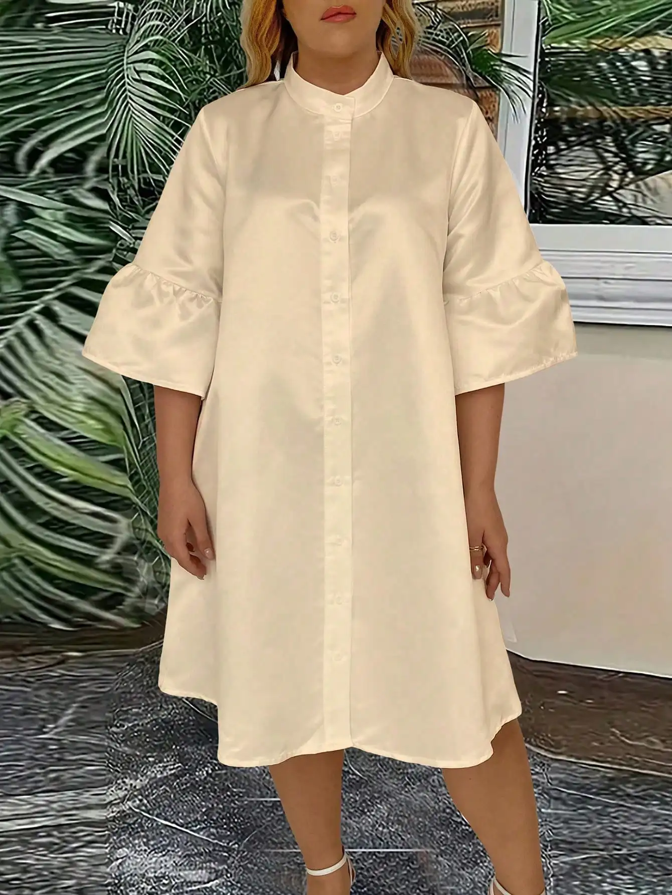 

【Plus Size】Minimalist Beige Shirt Dress, Ruffle Cuffs & Loose Silhouette for Curvy Women's Daily Style