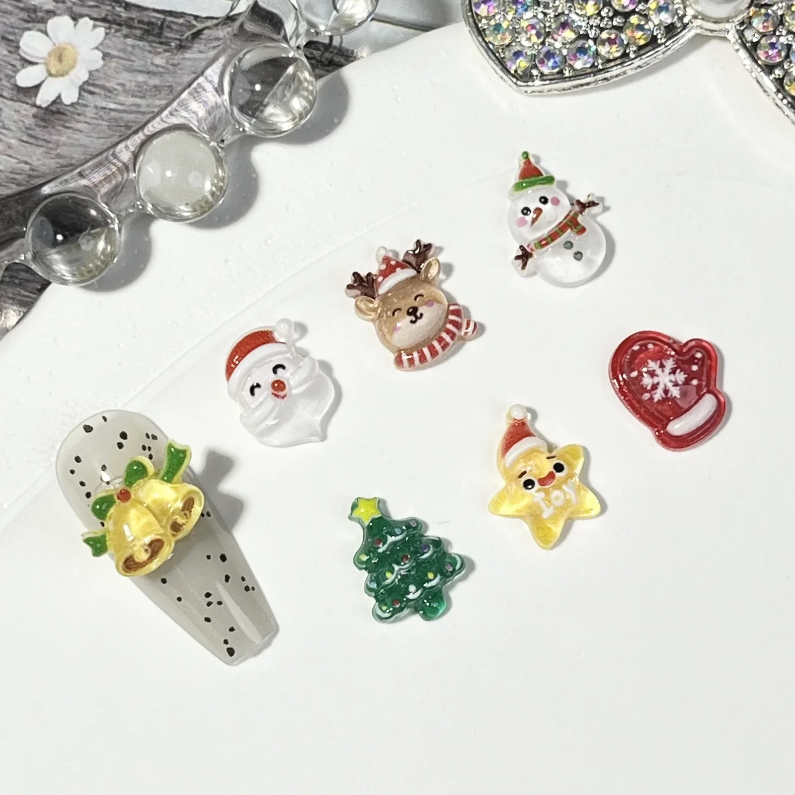 Nuovo Natale Ccartoon Nail Art Charms Simpatico renna pupazzo di neve Campana Accessori in resina Decorazioni per unghie Forniture Parti per unghie 3D fai da te