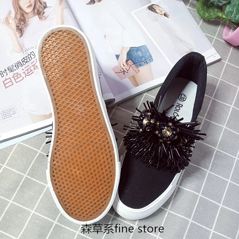 Women Sneakers Soft New Design Bead Pearls Flowers Tassel Black Thick Sole Platform Lady Round Lolita Canvas Vulcanized Shoes