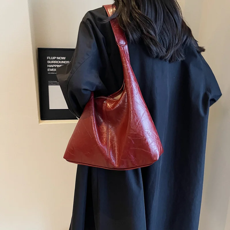

Large Capacity Soft Tote Bag Women No Logo Wide Shoulder Strap No Hard Support Lightweight Commute Travel Daily Handbag