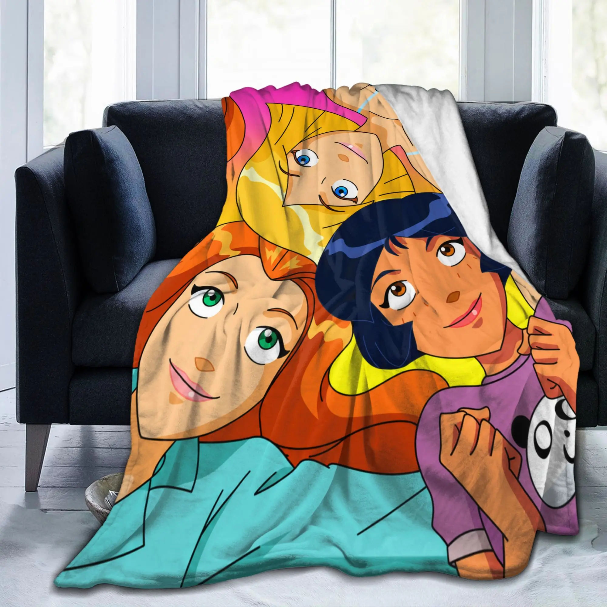 Totally Spies Close Up Trio Flannel Blankets  Warm Soft Throw Blanket for Couch Bed Airplane Travel Bedspread Sofa Bed Cover