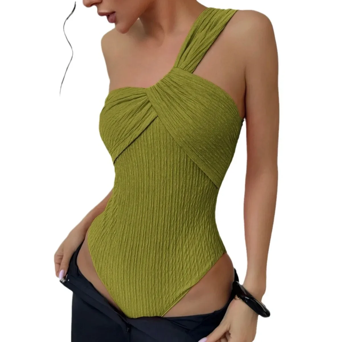 2025 Nova camisola de um ombro, doce e sexy, torre interna, desgaste externo, sem alças, ombro inclinado, macacão vazado