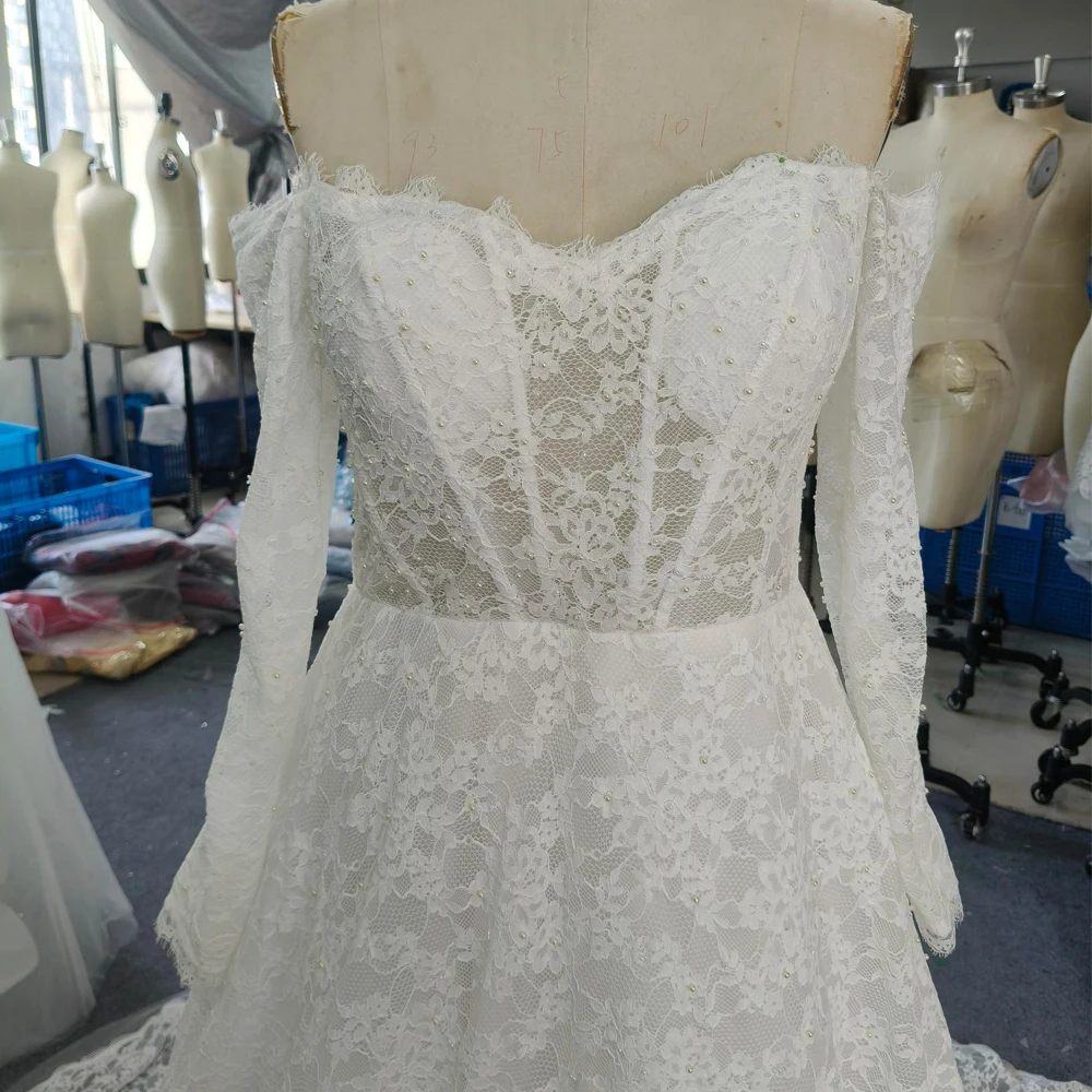 Robe de mariée en dentelle exquise personnalisée, épaules dénudées, ligne A, avec traîne de balayage, robes de mariée de jardin