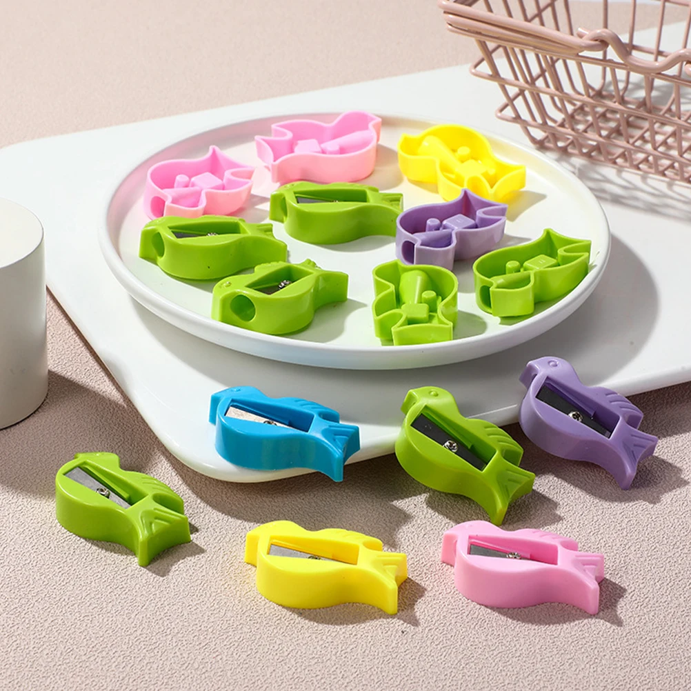 

50pcs Cartoon Pencil Sharpener Plastic Manual School Supplies Colored Sharpeners Gifts Adjustable Tip Smooth Core Long Point
