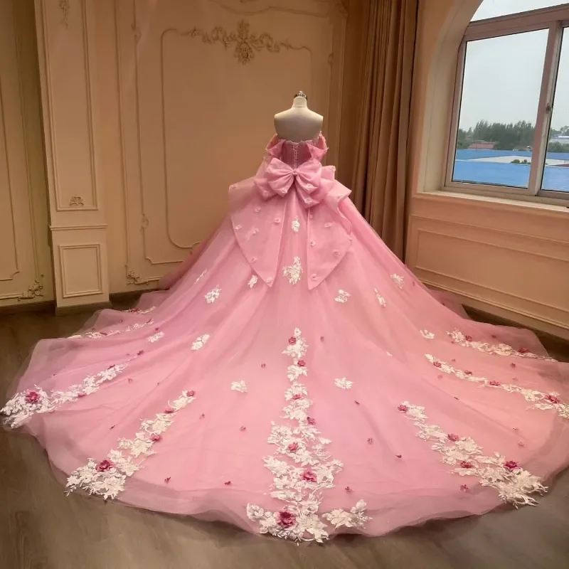 Glitzerndes hellrosa Vestido De Princesas, bezauberndes schulterfreies Quinceanera-Kleid mit Blumenapplikationen und Perlen, Tüll-Vestido 15 De