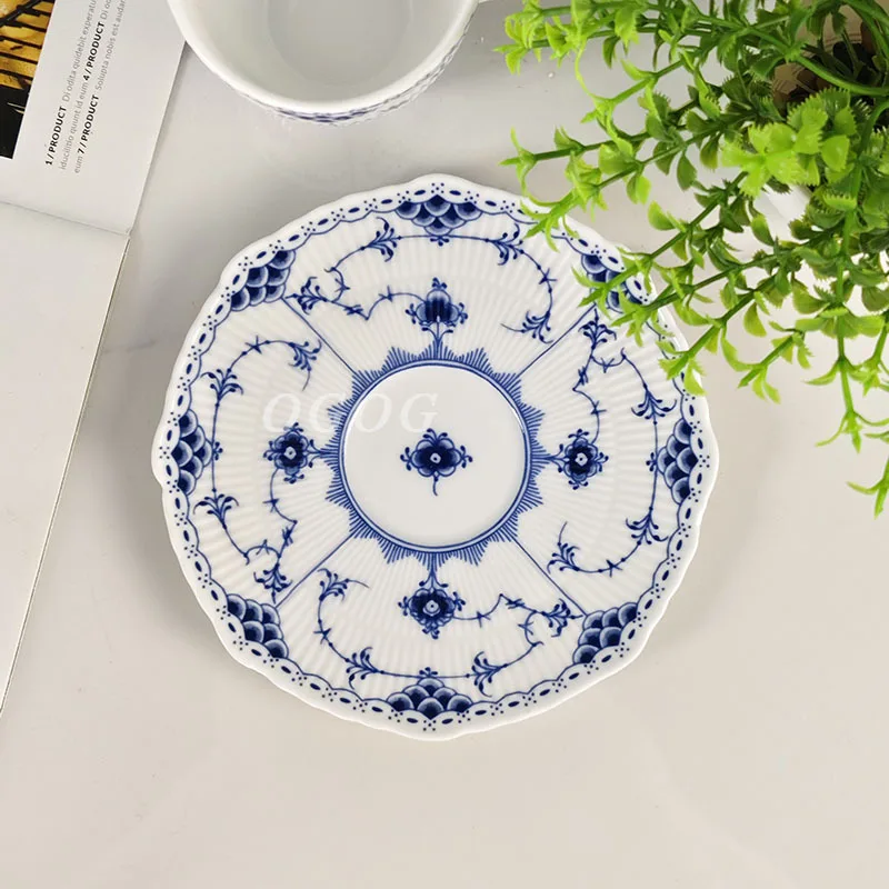 

Fine Bone China Espresso Cup with Saucer Set Porcelain Drinkware in Gift Box for Coffee Lovers