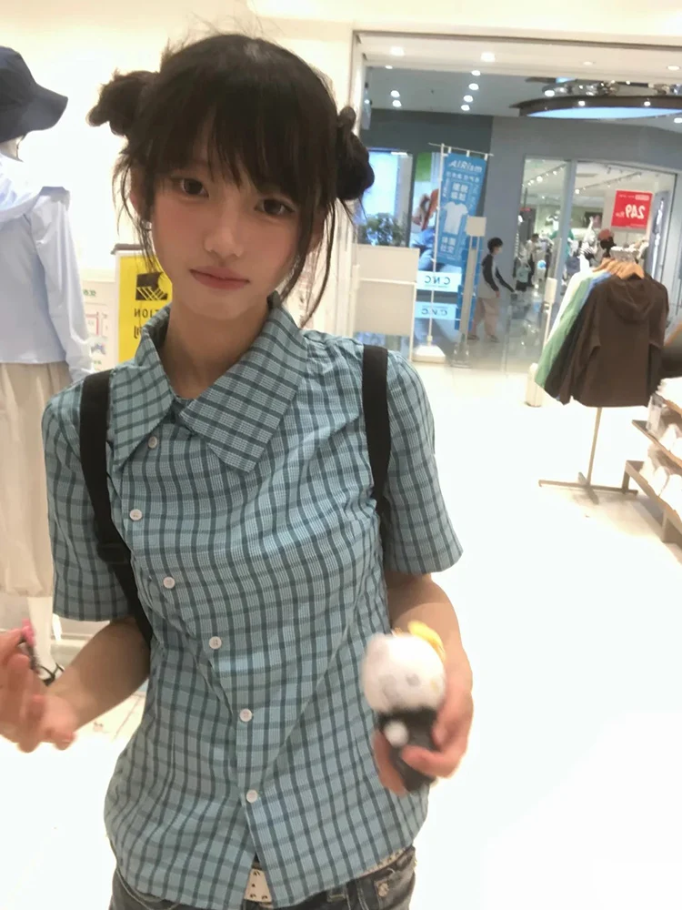 Tonngirls Y2k Japanisches kariertes Hemd für Damen, kurzärmelige, unregelmäßige Bluse und Hemd im koreanischen Stil, Vintage-Hemden im Ästhetik-Stil der 2000er Jahre – Detail 7