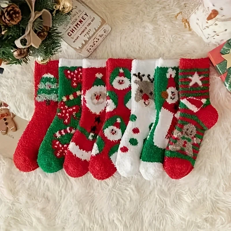 7 Pairs of Randomly Assorted Plush Cartoon Women's Christmas Mid-Calf Socks, Autumn and Winter Holiday Fashion Women's Socks, Cute and Trendy New Year Santa Claus Reindeer Snowman Warm Long Socks