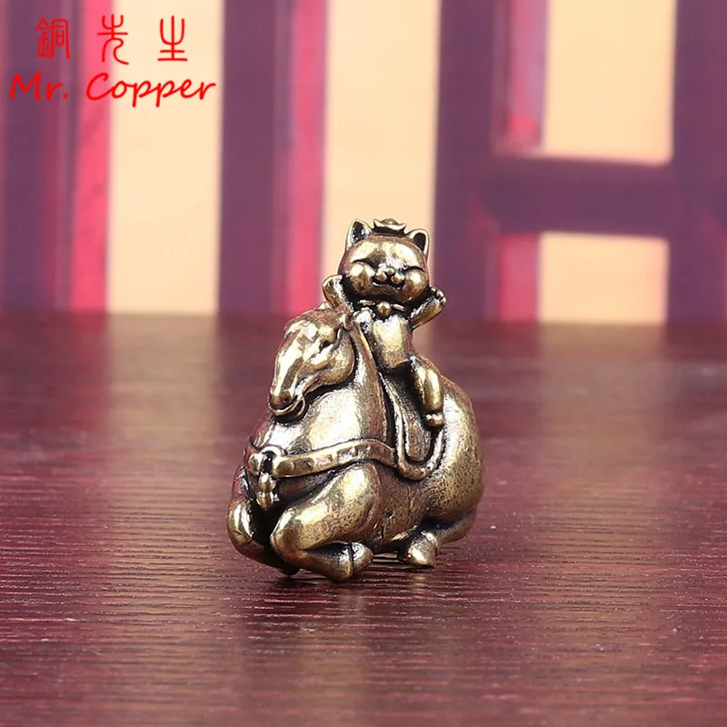 Brass Lucky Cat Riding Horse Figurines Desktop Ornaments Vintage Animal Small Statue Tea Pets Home Decoration Crafts Accessories