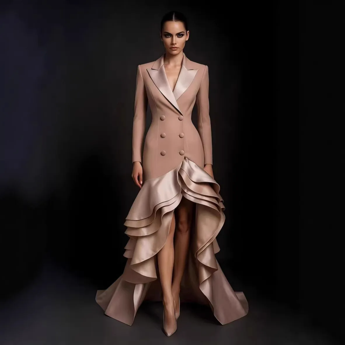 Übergröße Nude-Rosa Blazer-Abendkleid für Damen, Langarm, Doppelreihig, Stufenrüschen, High-Low-Schnitt, Formelles Partykleid, Maßanfertigung – Detail 9