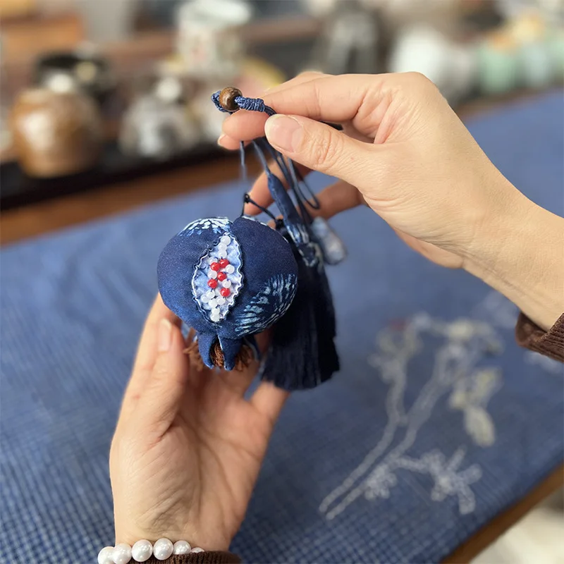 Kit de bolsa de la suerte bordada con forma de Granada, amuleto de bendición, hecho a mano, cultura tradicional china