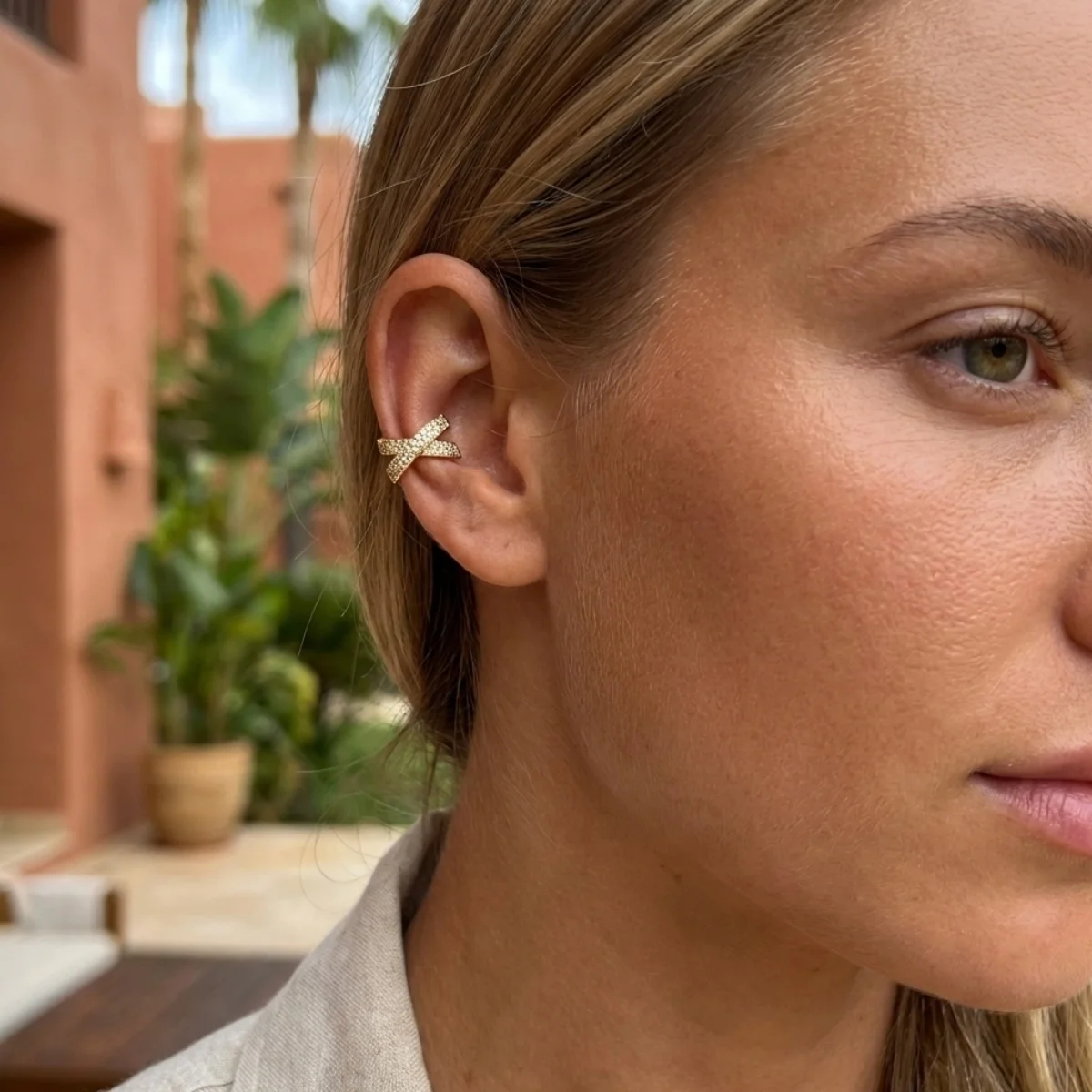 1 Stück minimalistischer, mit CZ-Zirkonia besetzter Kreuz-Ohrclip für Damen und Herren, trendiger, zierlicher, geometrischer Ohrclip, vielseitiger Schmuck – Detail 8