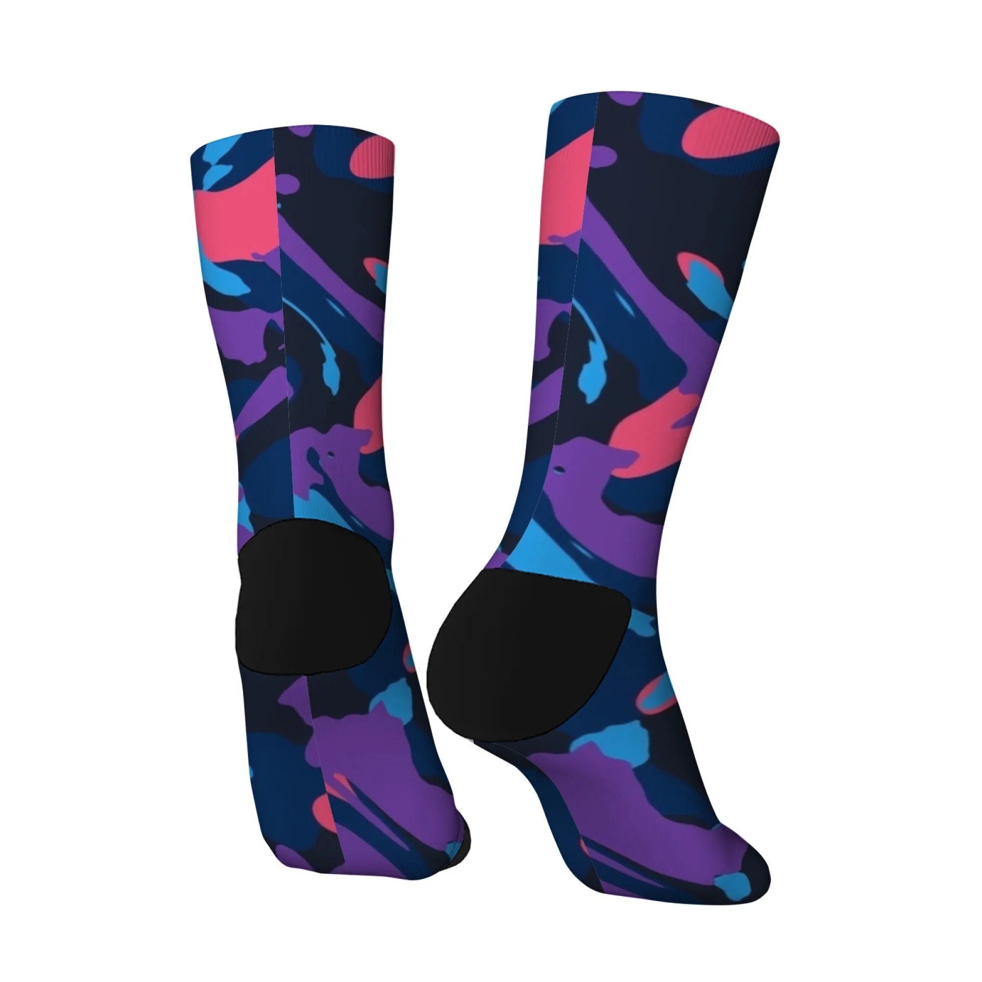 جوارب رجالية ملونة بطباعة مموهة، ناعمة ومريحة، كاجوال للارتداء اليومي ونمط الشارع، نمط فريد من نوعه باللون الوردي والأرجواني والأزرق