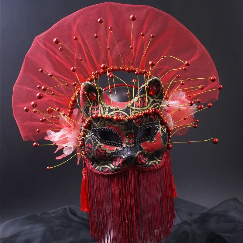 قناع بولي فينيل كلوريد أحمر ثلاثي الأبعاد على الطراز الصيني للبالغين ، أحمر وأسود ، غطاء رأس بشراشيب غزل ، دعامة أداء رائعة ، مسرح غناء عصري