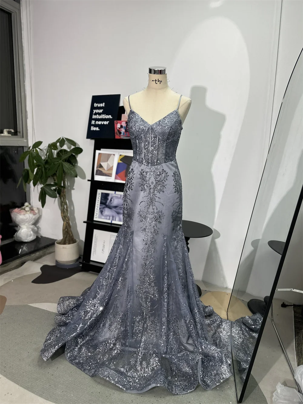 CustomizedElegant Grey Mermaid Prom Dress 2024 Luxury Sequin Lace Evening Gown With Sweetheart Neckline Trumpet Vestidos De Noch