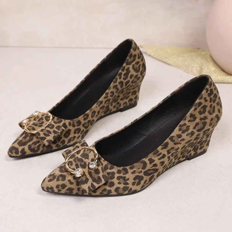 

Temperament Single Shoes Spring New French Pointed Toe Bow Shallow Mouth Commuter Leopard Printed Women's Shoes
