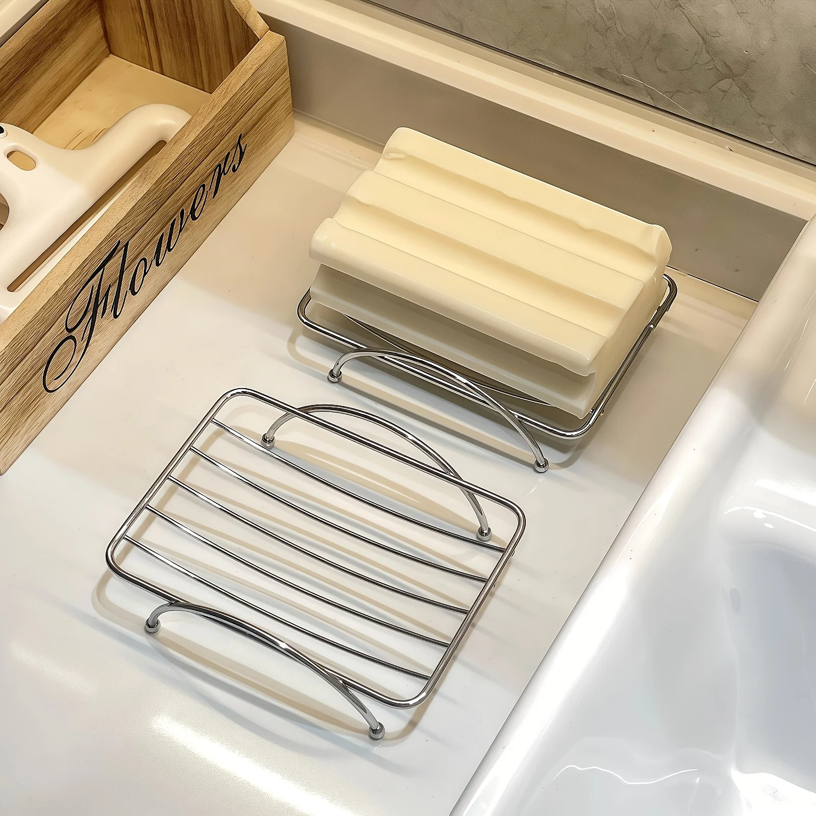 Rust-Resistant Stainless Steel Soap Holder, Hollow Drain Soap Saver Basket, Ventilated Design Avoids Soap Melting and Residue