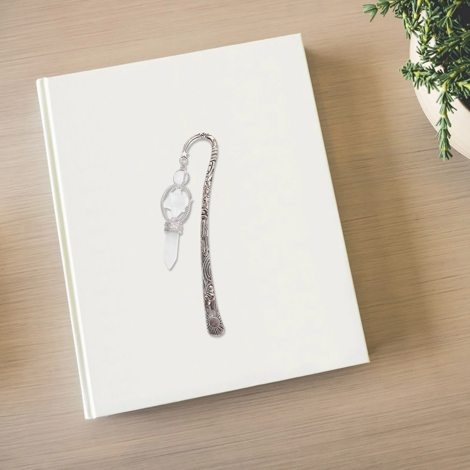 

1Pcs Metal Bookmark Crystal Craft Creative Reading Tag Pendant Simple Use Convenient Clip Bookmark Reading Tag