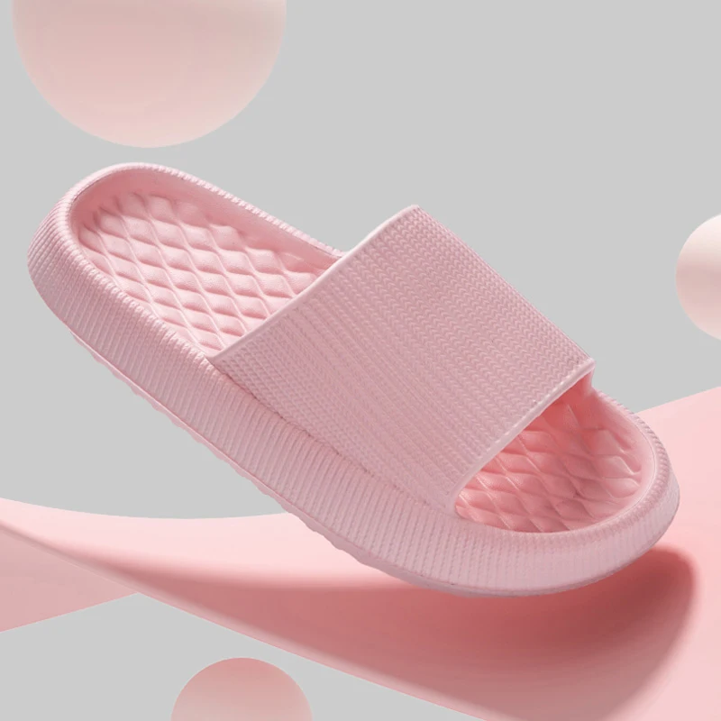 Nieuwe Zachte Platform Slippers Voor Vrouwen 2024 Zomer Dikke Bodem Wolk Slides Vrouw Eva Licht Antislip Slippers Plus Maat 45