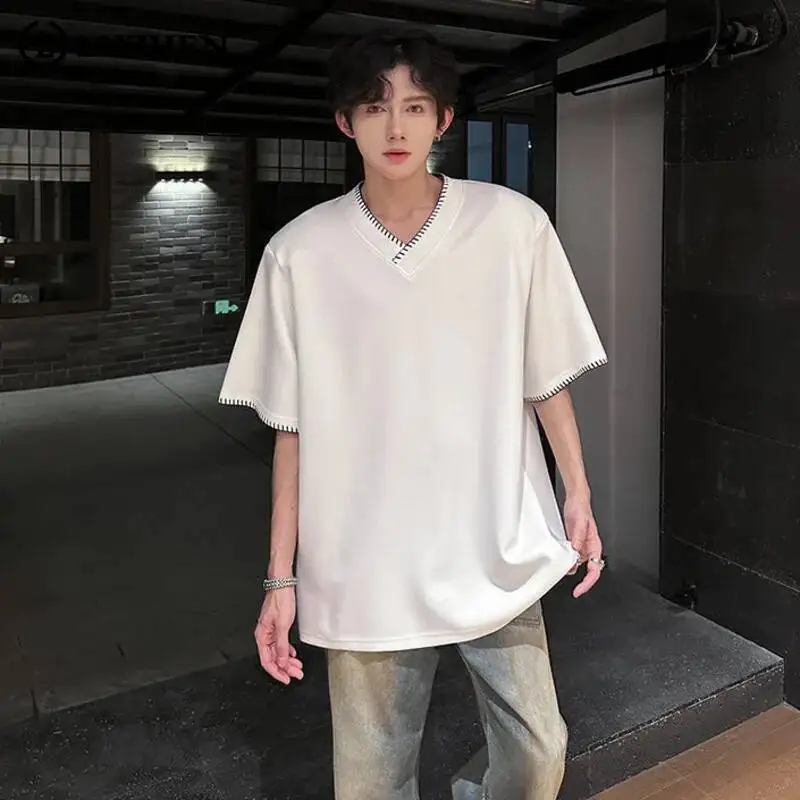 

Мужская модная свободная повседневная футболка LUZHEN 2026 с V-образным вырезом, коротким рукавом и вышивкой по краю, модель JY6453