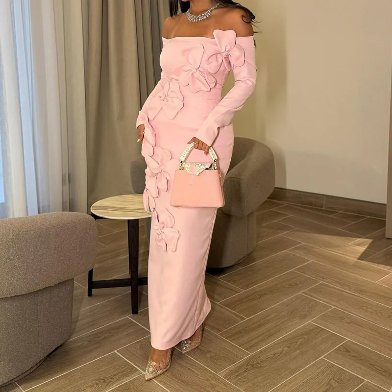 เดรสยาวแขนยาวเปิดไหล่ทรงเข้ารูป ดีไซน์ดอกไม้สีชมพูแบบมีมิติ  ชุดเดรสยาวรัดรูปโชว์หลังเซ็กซี่สำหรับผู้หญิง