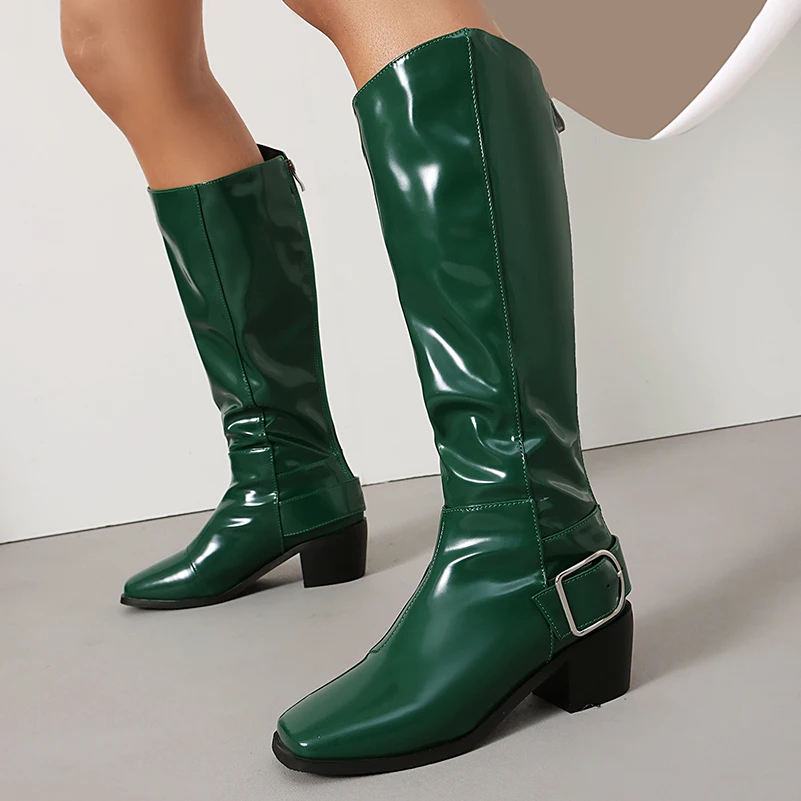 

Квадратный ремень с пряжкой, наклейка на молнии, гладкая лакированная кожа, сапоги до колена с дышащей подкладкой, новые осенние ботинки с квадратным носком